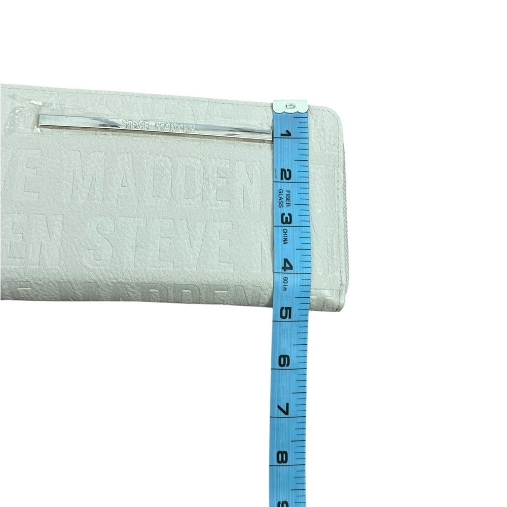 Steve Madden Cream Stamped Logo Zip Around Organizer Wristlet Wallet NWT - Picture 9 of 11